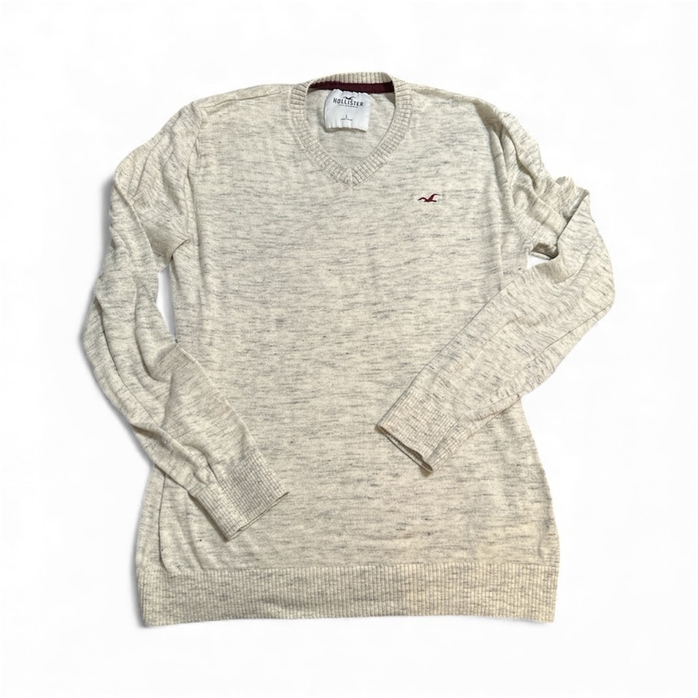 Hollister Men's Light Beige V-Neck Sweater